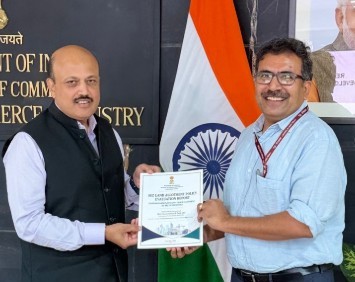 सेज भूमि आवंटन नीति मूल्यांकन रिपोर्ट के संबंध में वाणिज्य एवं उद्योग मंत्रालय का दौरा।